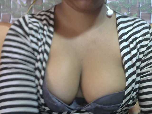 Sandiesexy live cam on BongaCams