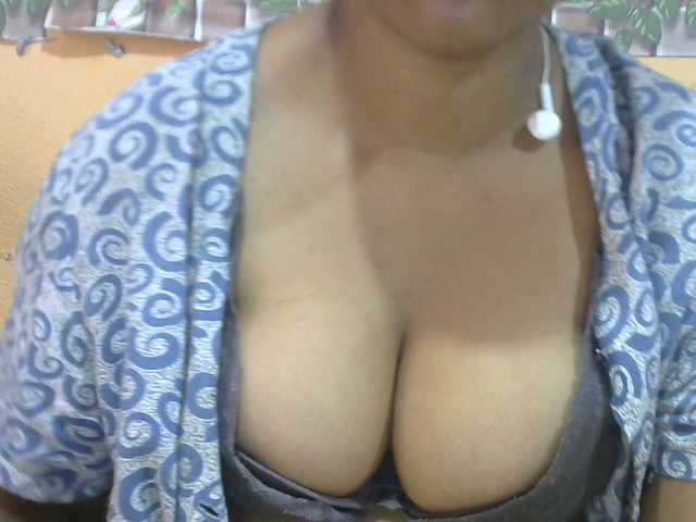 Sandiesexy live cam on BongaCams