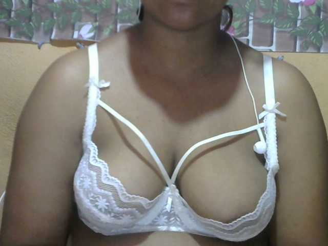 Sandiesexy live cam on BongaCams