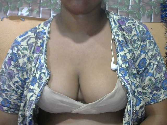 Sandiesexy live cam on BongaCams