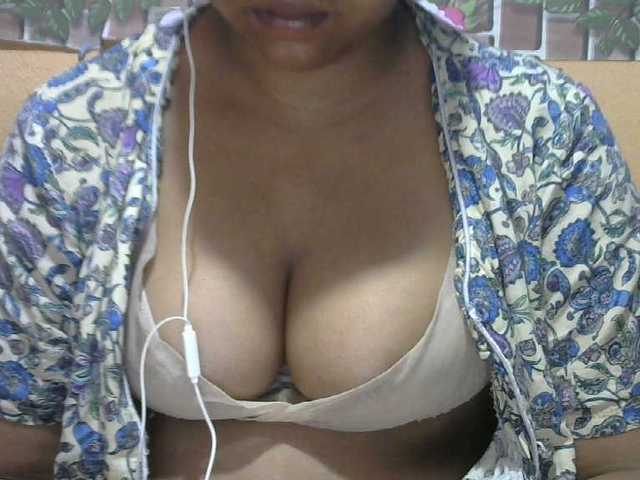 Sandiesexy live cam on BongaCams