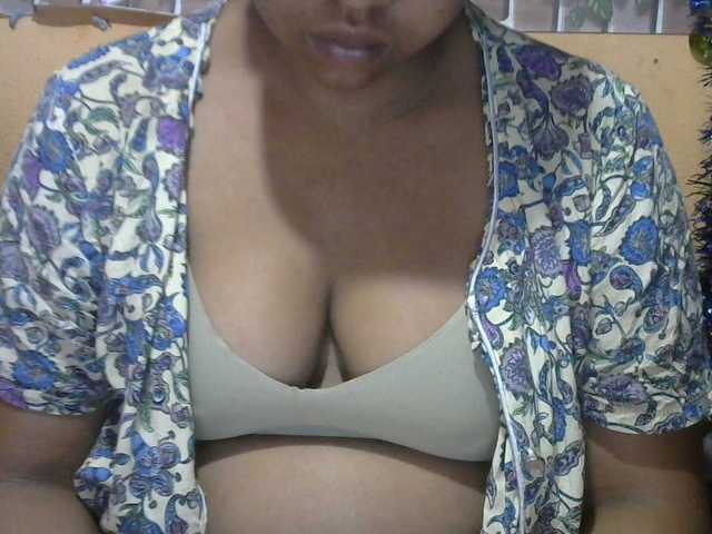 Sandiesexy live cam on BongaCams