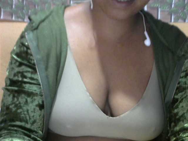 Sandiesexy live cam on BongaCams