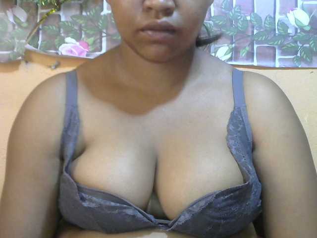 Sandiesexy live cam on BongaCams