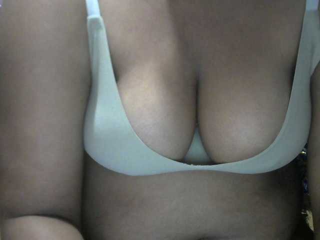 Sandiesexy live cam on BongaCams