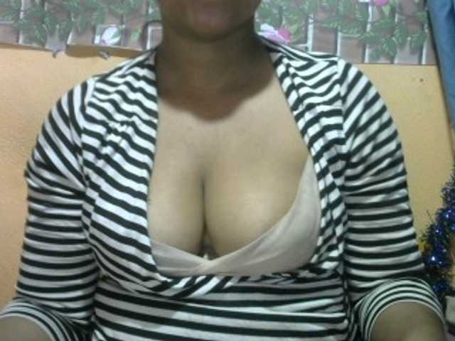 Sandiesexy live cam on BongaCams