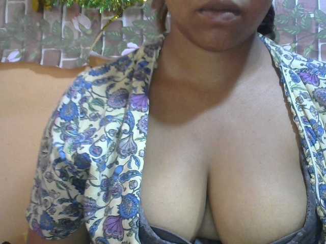 Sandiesexy live cam on BongaCams