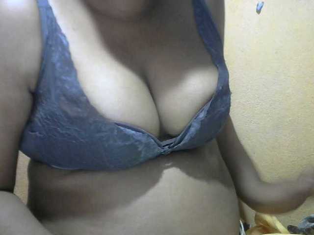 Sandiesexy live cam on BongaCams