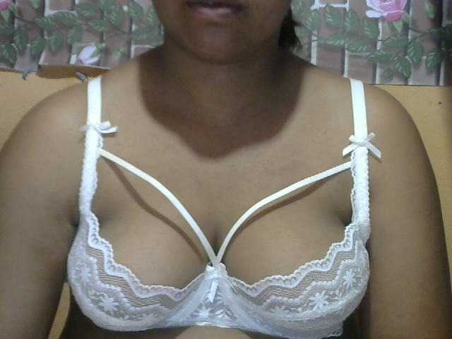Sandiesexy live cam on BongaCams