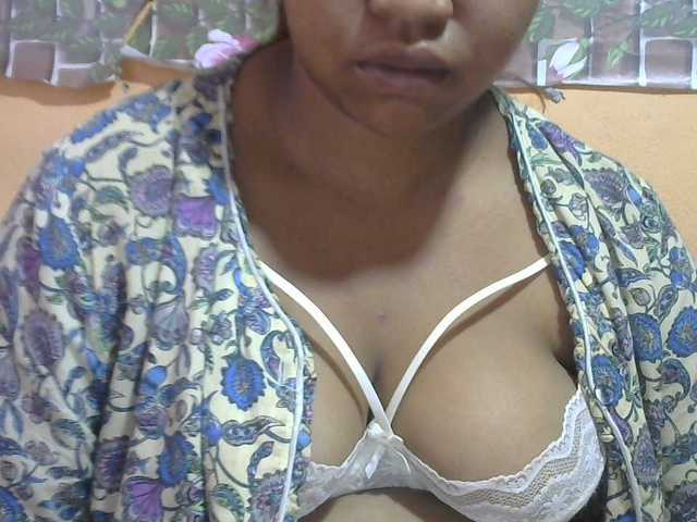 Sandiesexy live cam on BongaCams