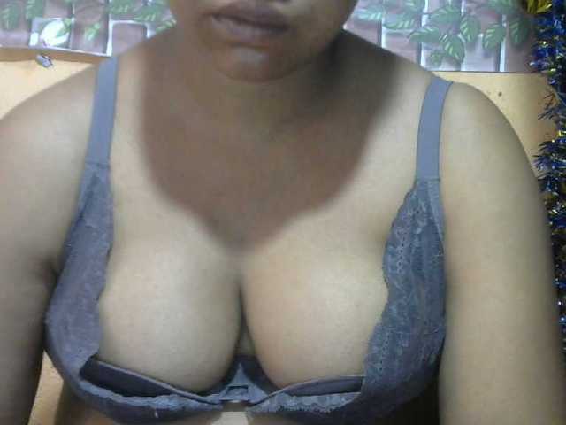 Sandiesexy live cam on BongaCams