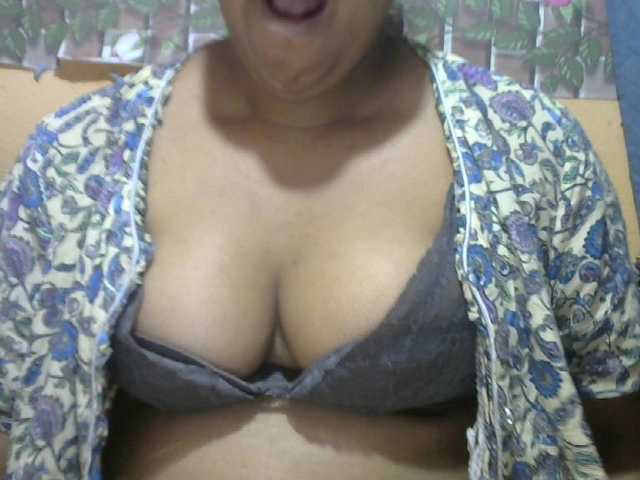 Sandiesexy live cam on BongaCams