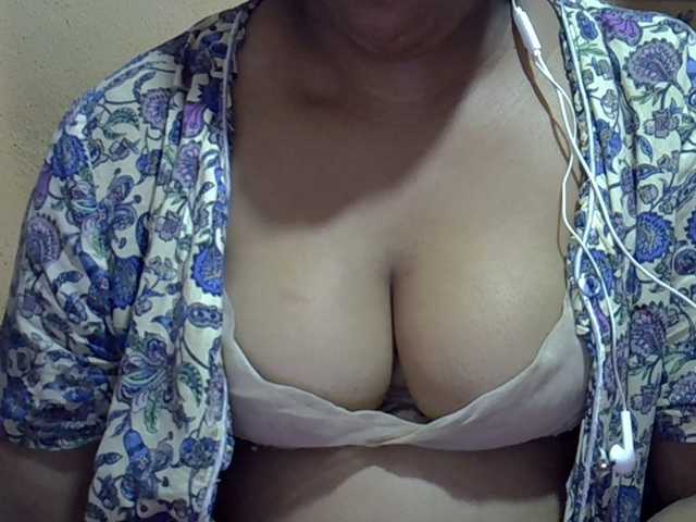 Sandiesexy live cam on BongaCams