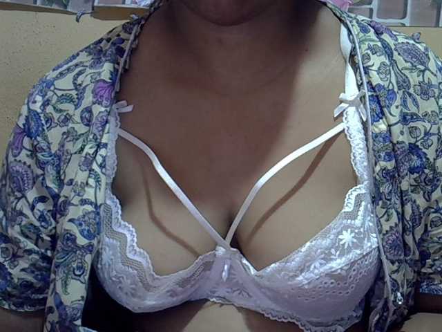 Sandiesexy live cam on BongaCams