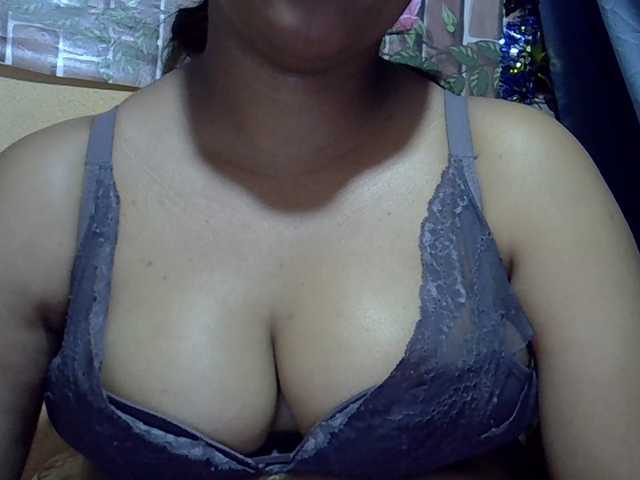 Sandiesexy live cam on BongaCams