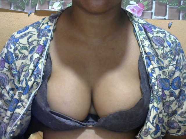 Sandiesexy live cam on BongaCams