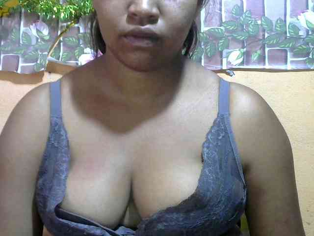 Acest model este live acum. Sandiesexy