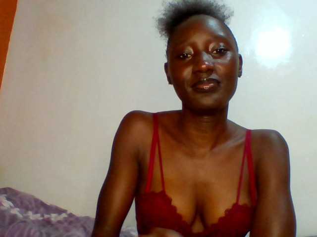 SexyLucia5 live cam on BongaCams