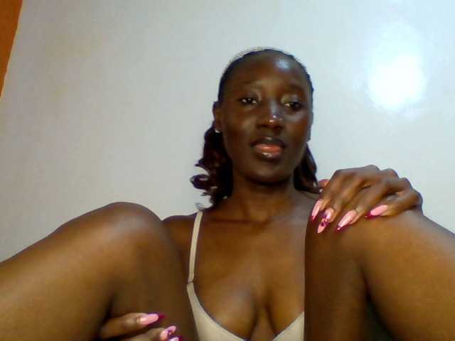 SexyLucia5 live cam on BongaCams