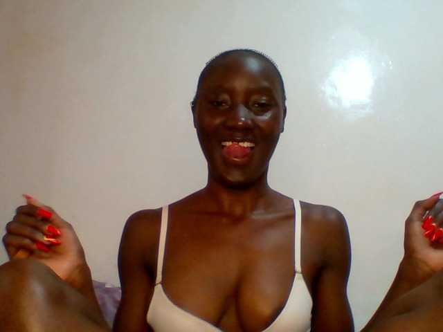 SexyLucia5 Live Cam and Statistics on UnifiedCams