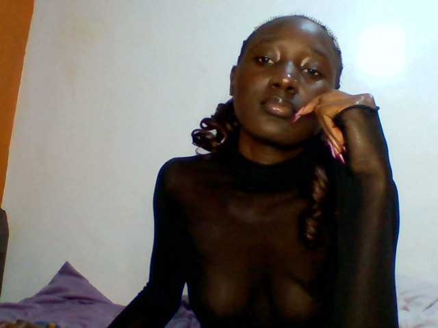 SexyLucia5 live cam on BongaCams