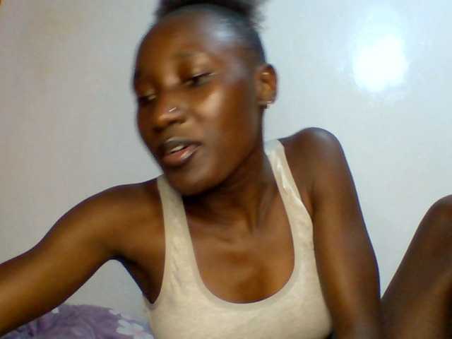 SexyLucia5 live cam on BongaCams