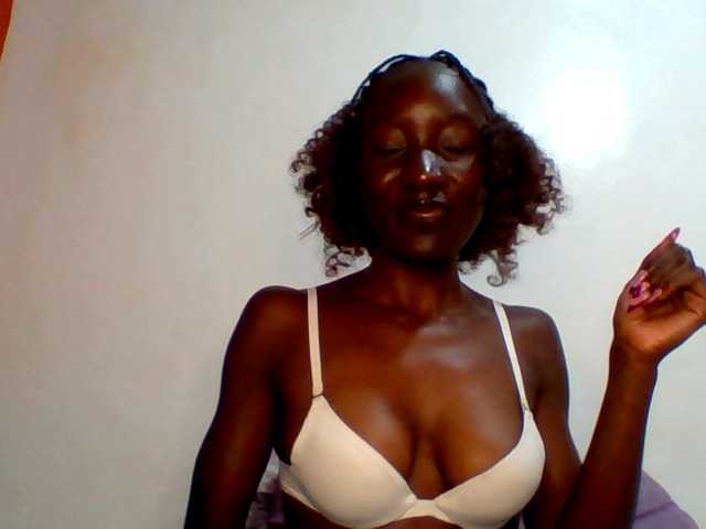 SexyLucia5 live cam on BongaCams