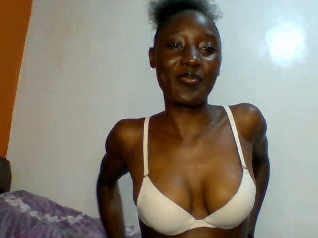 SexyLucia5 live cam on BongaCams