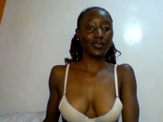 SexyLucia5 live cam on BongaCams