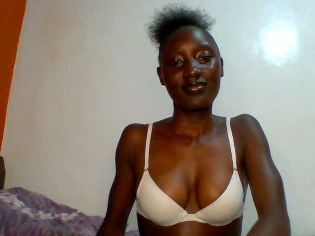 SexyLucia5 live cam on BongaCams
