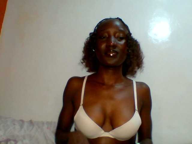 SexyLucia5 live cam on BongaCams