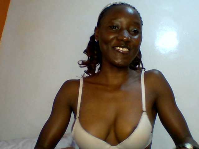 SexyLucia5 live cam on BongaCams