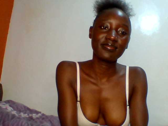 SexyLucia5 live cam on BongaCams