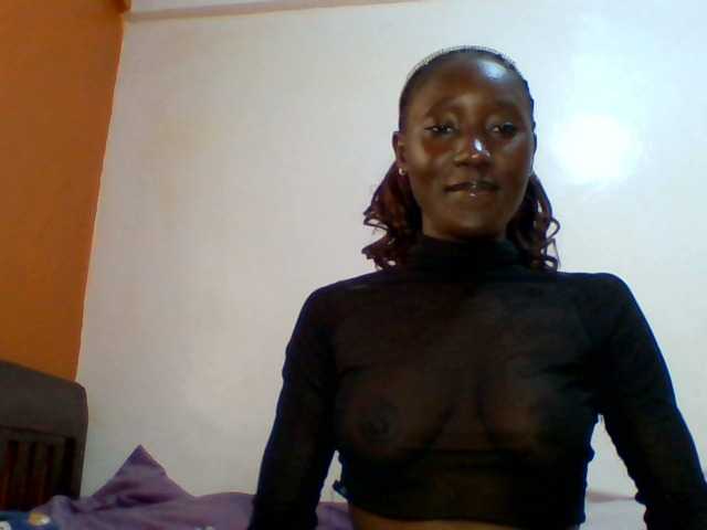 SexyLucia5 live cam on BongaCams