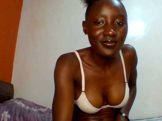 SexyLucia5 live cam on BongaCams