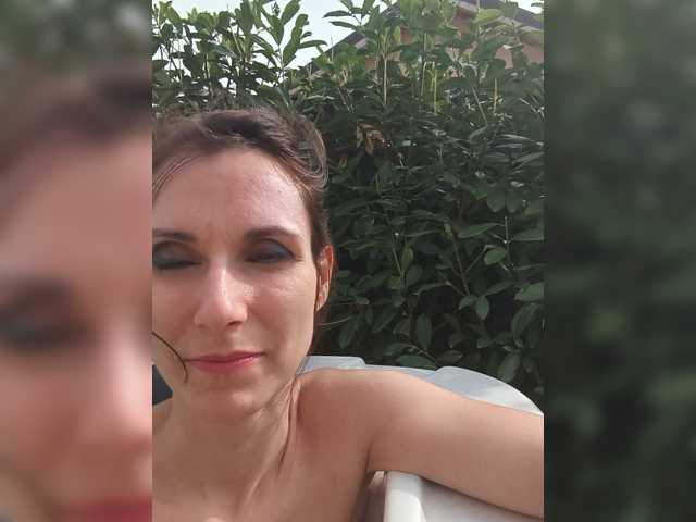 SEXYQUEEN55 live cam on BongaCams