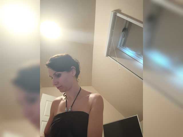 SEXYQUEEN55 live cam on BongaCams
