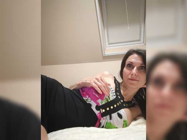 SEXYQUEEN55 live cam on BongaCams