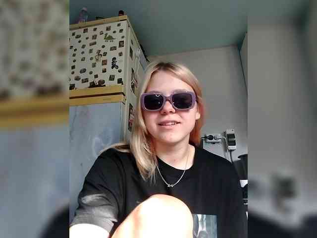 -___--_--------- webcam