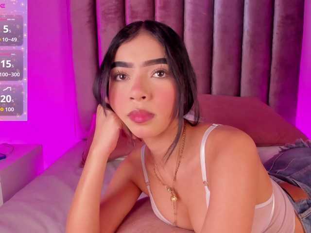 Gabriela-Suarez-1 live cam on BongaCams