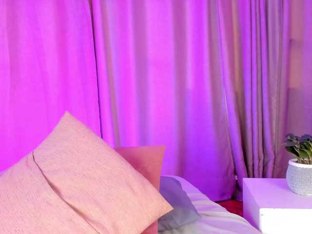 Gabriela-Suarez-1's BongaCams show and profile