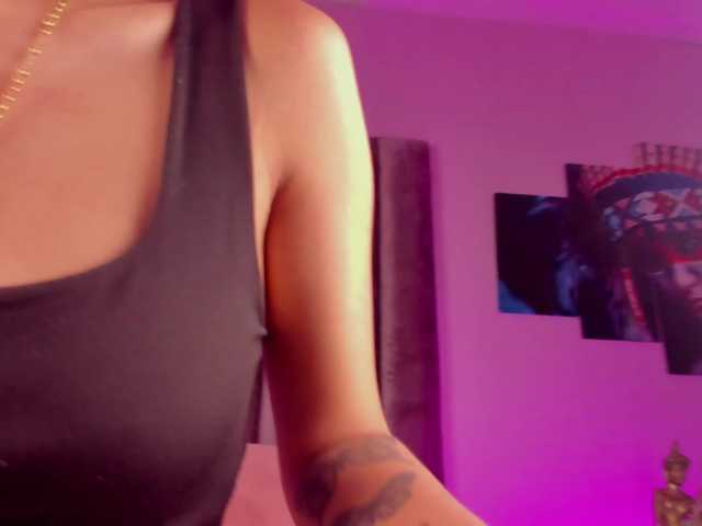 Gabriela-Suarez-1 live cam on BongaCams