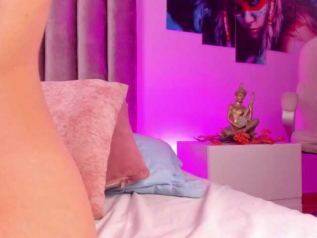 Gabriela-Suarez-1's BongaCams show and profile