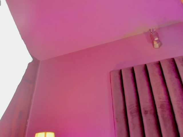 Gabriela-Suarez-1 live cam on BongaCams