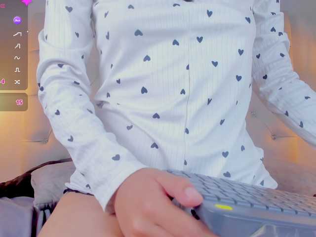 Gabriela-Suarez-1 live cam on BongaCams
