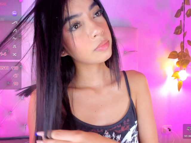 Gabriela-Suarez-1 live cam on BongaCams