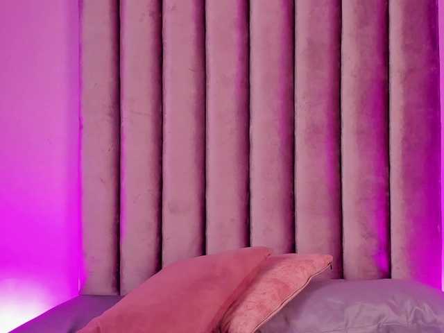 Gabriela-Suarez-1's BongaCams show and profile