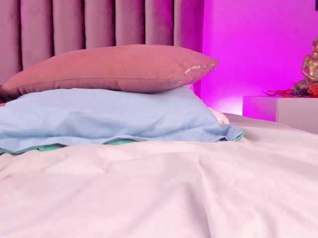 Gabriela-Suarez-1's BongaCams show and profile