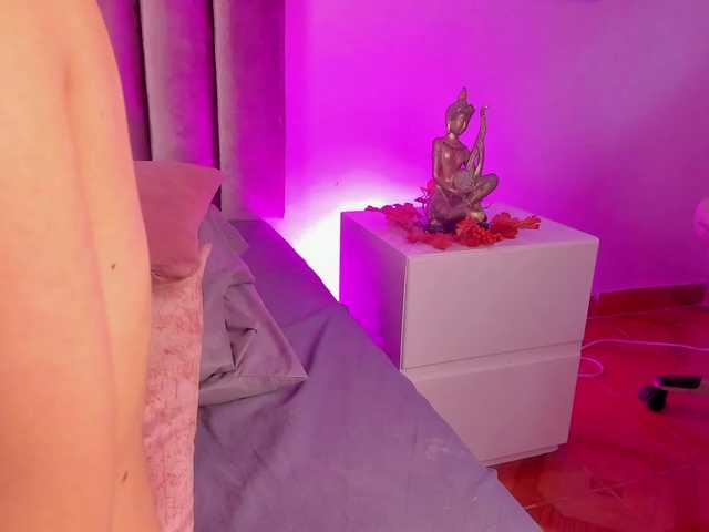 Gabriela-Suarez-1's BongaCams show and profile