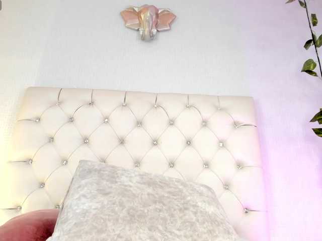 Gabriela-Suarez-1's BongaCams show and profile